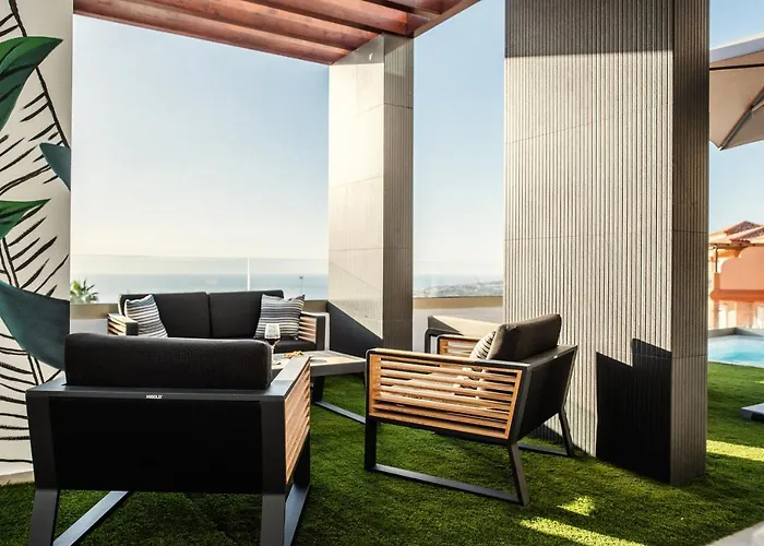 فيلة Felicity أذيخي