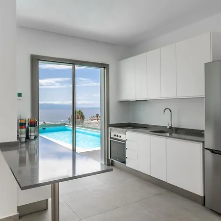 Felicity Panoramic Seaviews